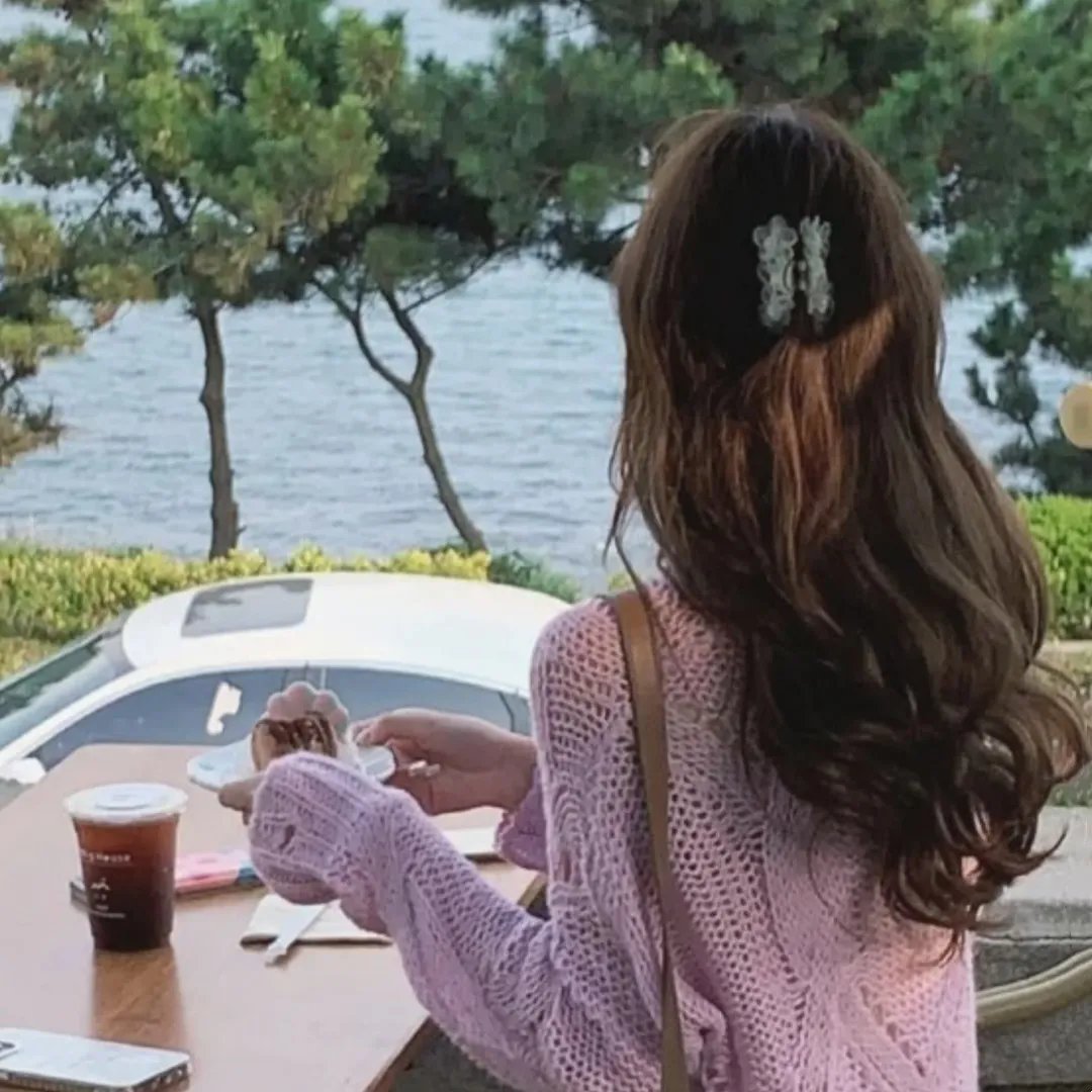 女孩和蜘蛛